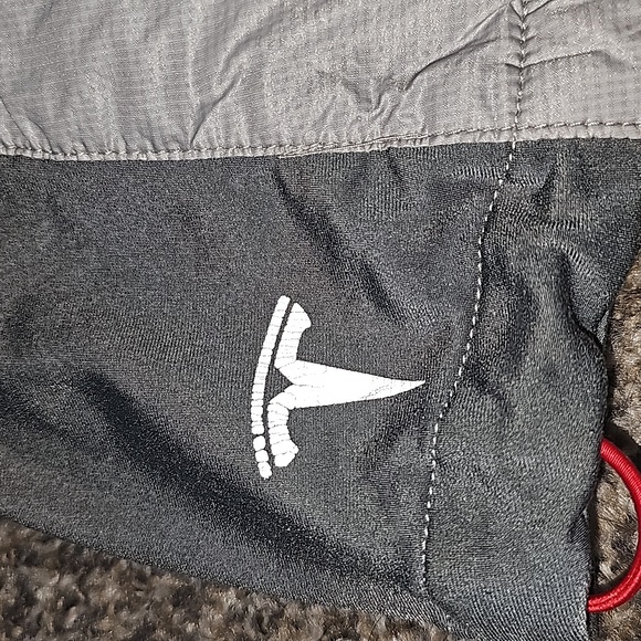 Tesla Vest - Picture 5 of 8